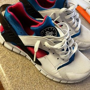 Nike huarache shoes